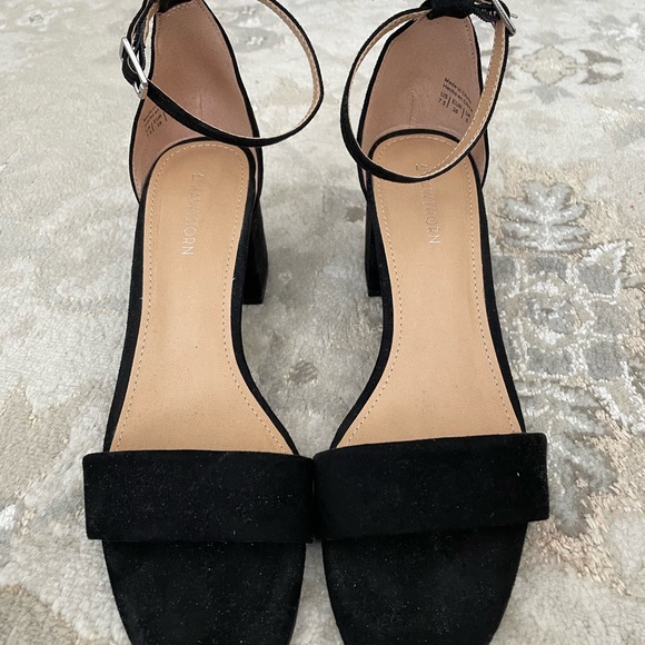 41 Hawthorn black suede block heel sandals 7.5 - Picture 1 of 4